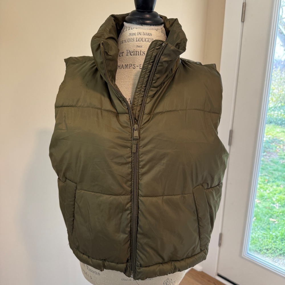 Urban Republic Women's Green Puffer Vest Size L